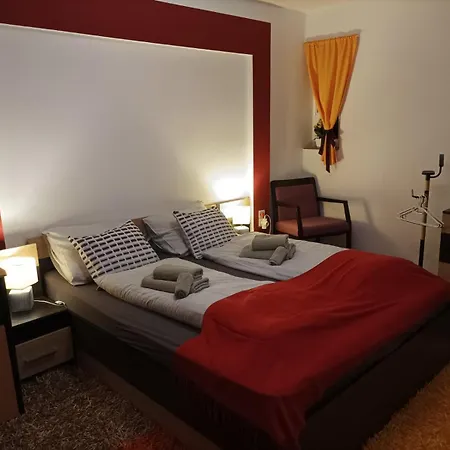 Fuege Apartment Sopron
